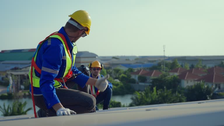 Best Solar Panel Roofing Installation  in Hewlett, NY